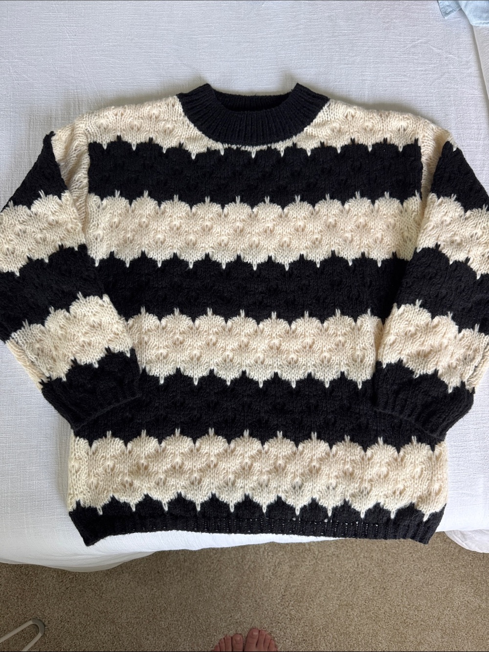 Line and Dot women’s sweater